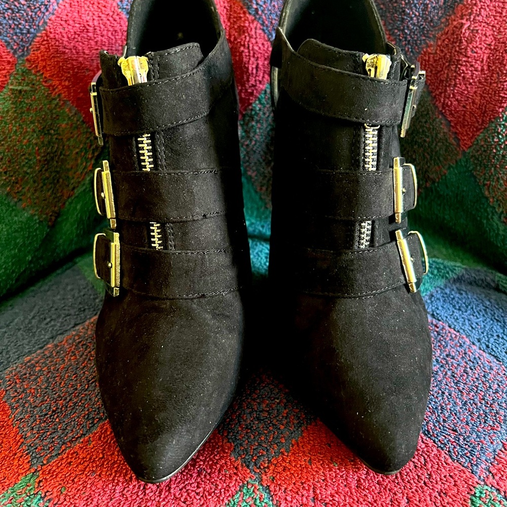 ASHLEY STEWART BLACK BOOTIES       SIZE 10W
